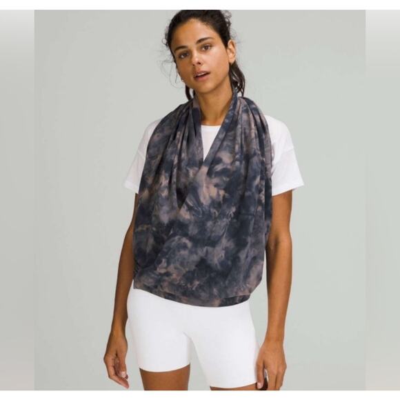 Lululemon Customizable Snap Scarf OS Diamond Dye Lunar Rock True Navy Rulu - Picture 2 of 4